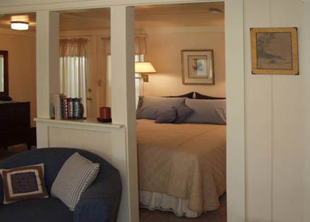 Relax in the spacious and private West Wing cottage at our motel